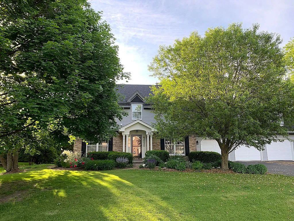 219 Jamestowne Rd photo 1