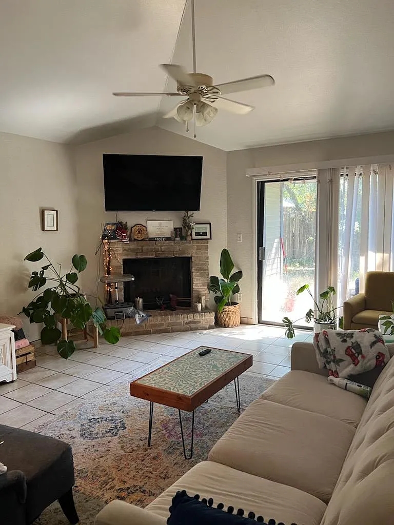 2 bed, 1100 sqft, $1,500 — Photo 1
