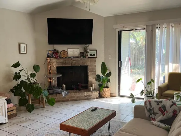 1205 Columbia St, San Marcos, TX 78666