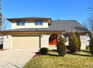 18809 Meadow Creek Dr, Mokena, IL 60448