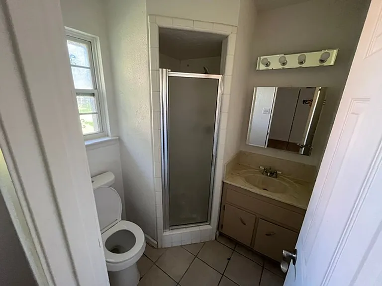 1700 Standridge St — Photo 6