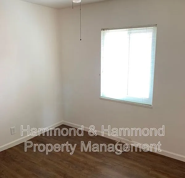 21229 De La Guerra St — Photo 5