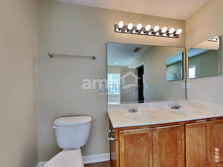 2371 Tyson Lake Dr — Photo 12