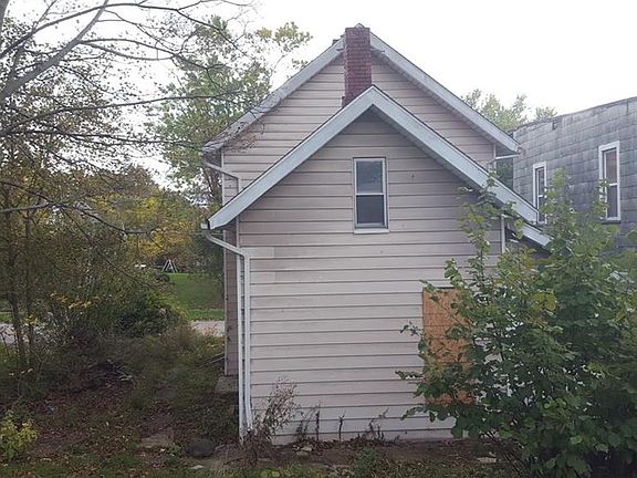 3rd image of 743 E 15th St
