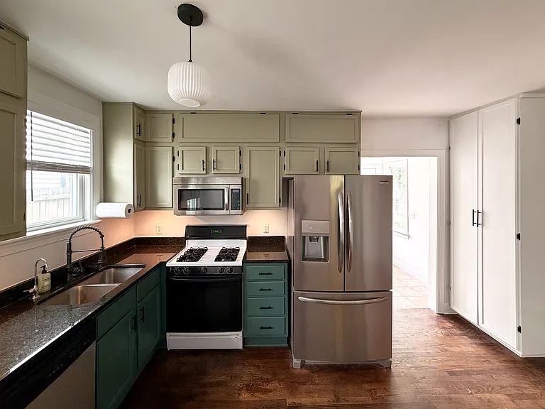 543 Stevenson St — Photo 6