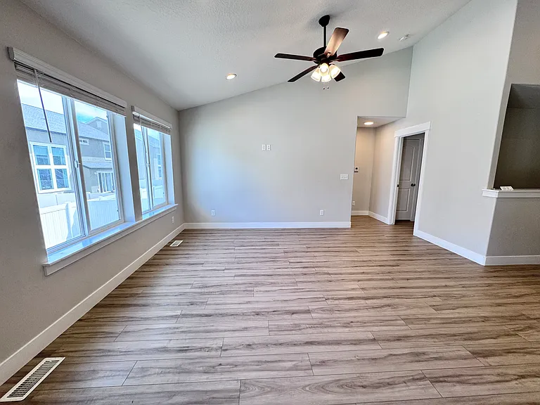 12339 S Remy Rd — Photo 15