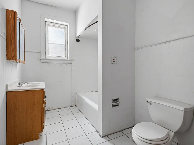 3935 N Pine Grove Ave #1N — Photo 5
