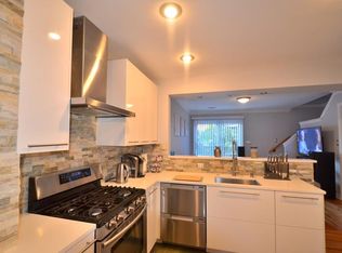 10 Greenhill Ave, Parlin, NJ 08859