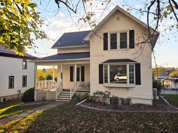 2035 Jackson St, New Holstein, WI 53061