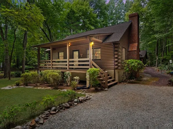 2755 Birdsong Ln, Powhatan, VA 23139
