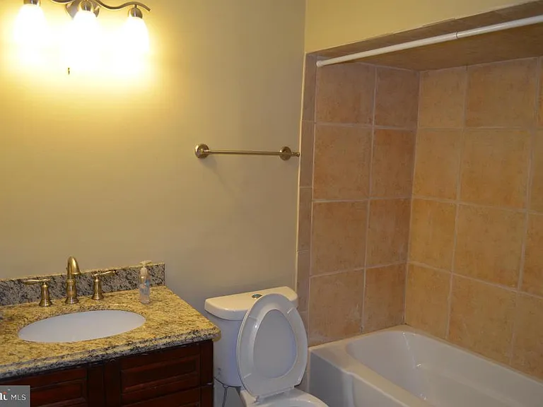12503 Woodsong Ln #B — Photo 9