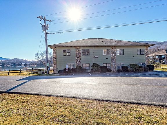 3rd image of 1688 Lakeview Dr #1-D