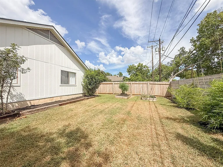 2313 Thornwild Pass — Photo 36