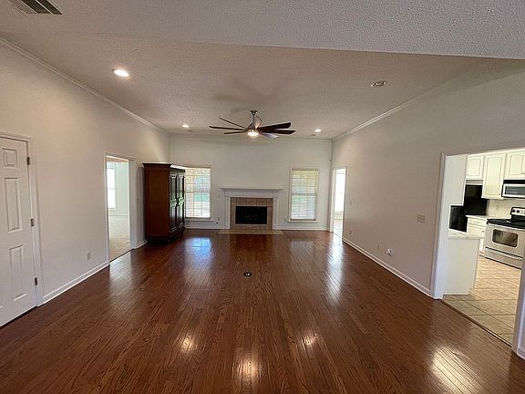 2nd image of 2315 Cross Creek Dr