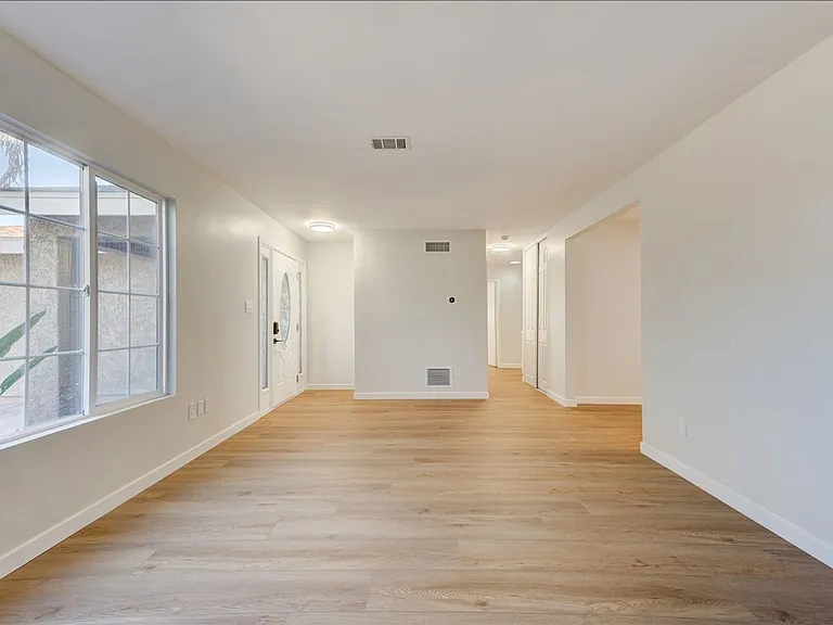 11370 Travis Pl — Photo 3