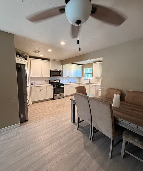 551 Westbend Dr — Photo 2