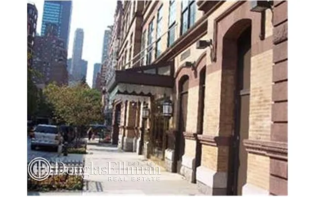 Rented by Douglas Elliman | media 33