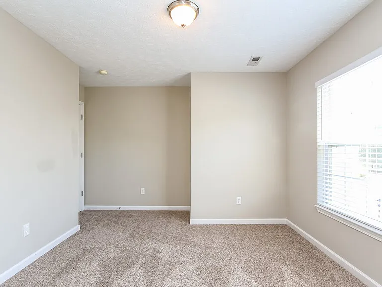 1255 Spring Ridge Cir — Photo 14