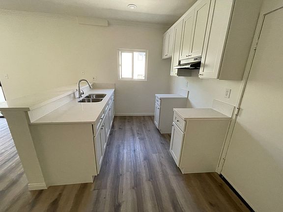 3rd image of 449 S Alexandria Ave #109