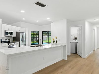 1041 Amherst Ave, Davie, FL, 33325