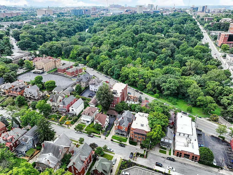 260 Ludlow Ave — Photo 9