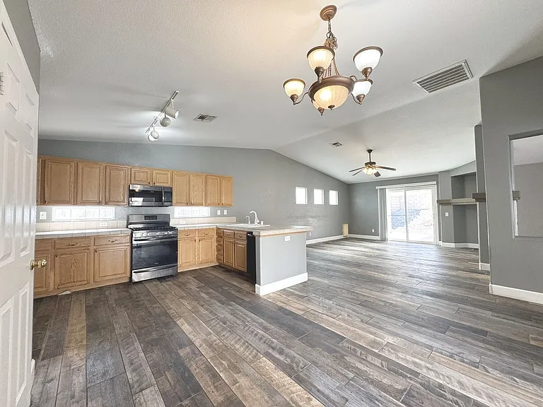 8209 Dusty Valley Ct — Photo 17