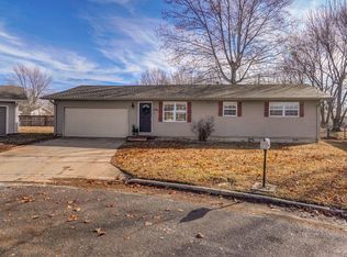 1236 N Hillcrest Ave, Springfield, MO 65802