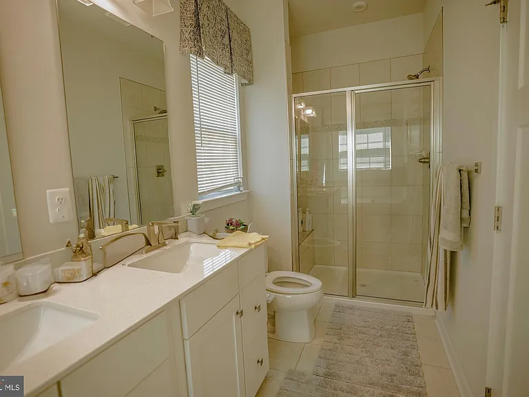 8210 Goldstone Ct — Photo 15