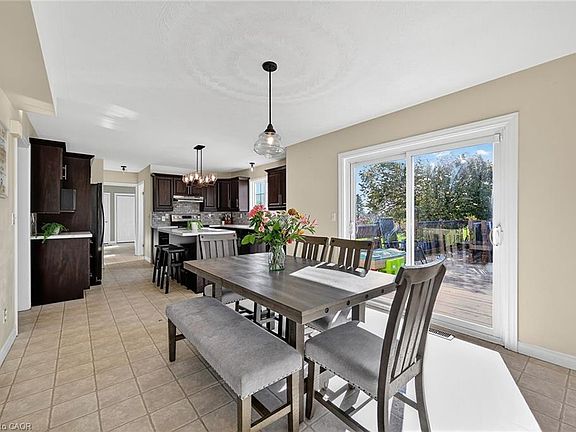 3rd image of 8 Talbot Rd