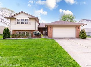 26349 S Susan St E, Taylor, MI 48180