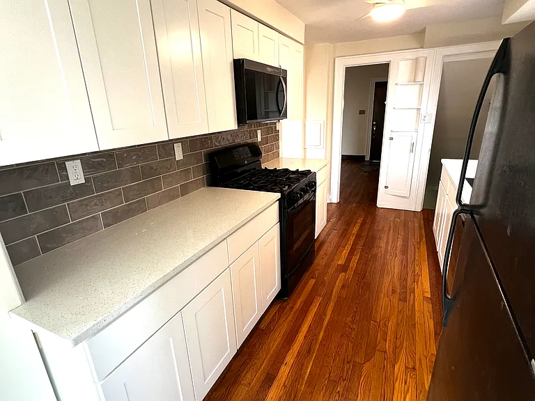1228 Milan Ave — Photo 6