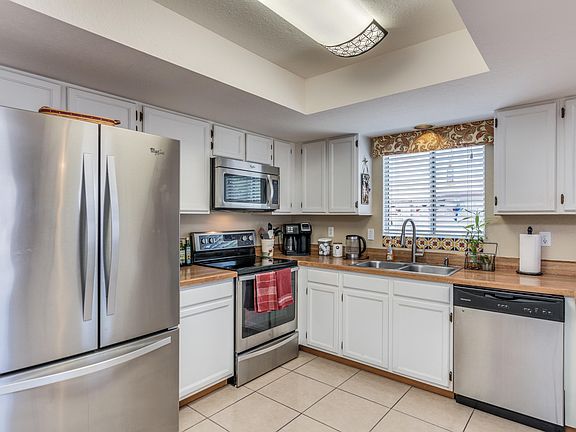 3rd image of 2049 W Brittain Dr