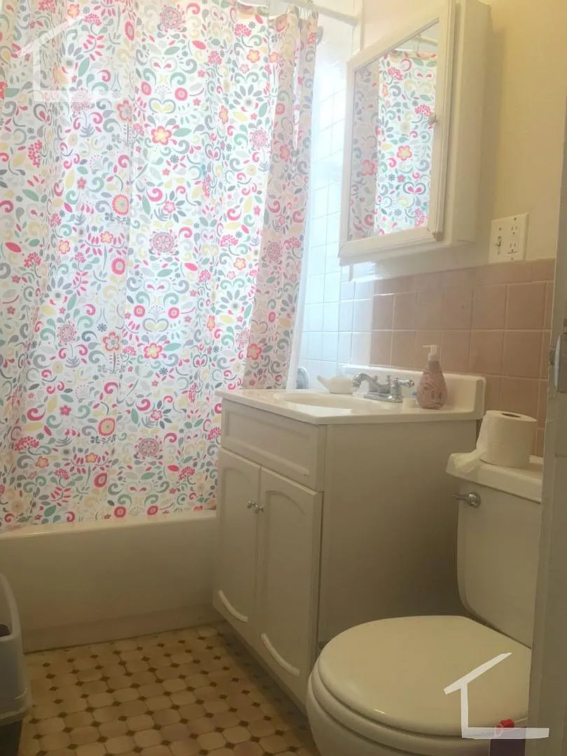 2 Bed - 10 Min Walk to BU — Photo 4