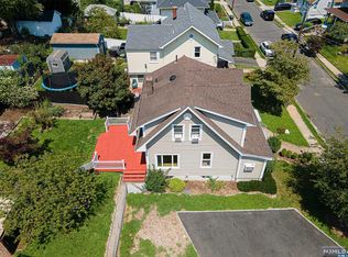 68 Haring St, Bergenfield, NJ 07621