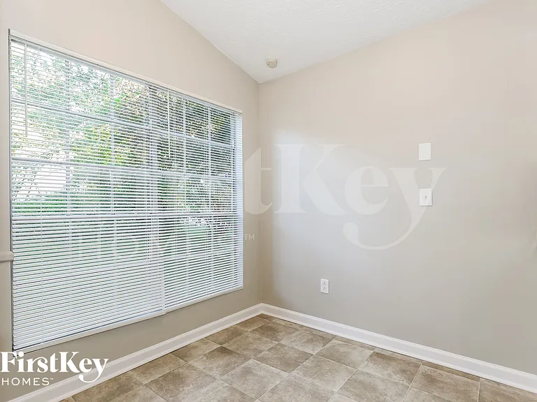206 Red Oak Dr — Photo 4