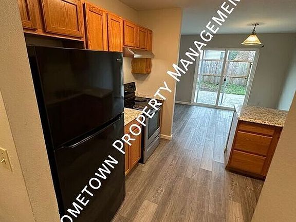5th image of 16317 Birkland St SE