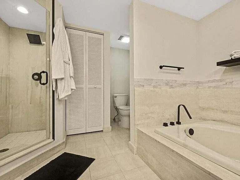 4201 N Ocean Blvd #1605 — Photo 15