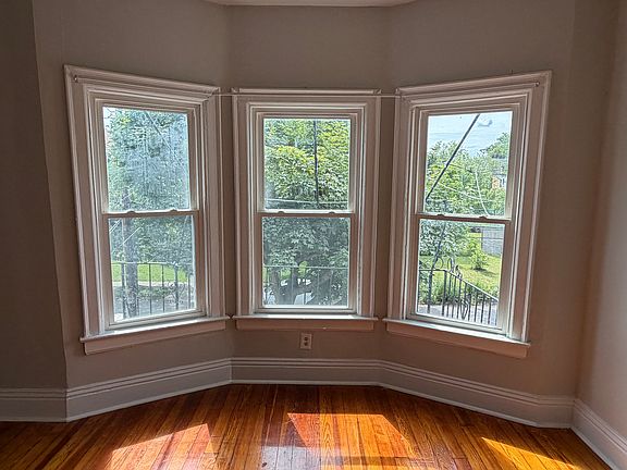 5th image of 453 Herkimer St