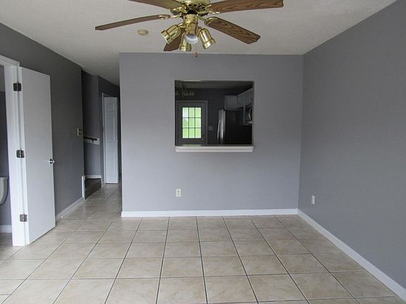 3rd image of 1073 W Pueblo Dr
