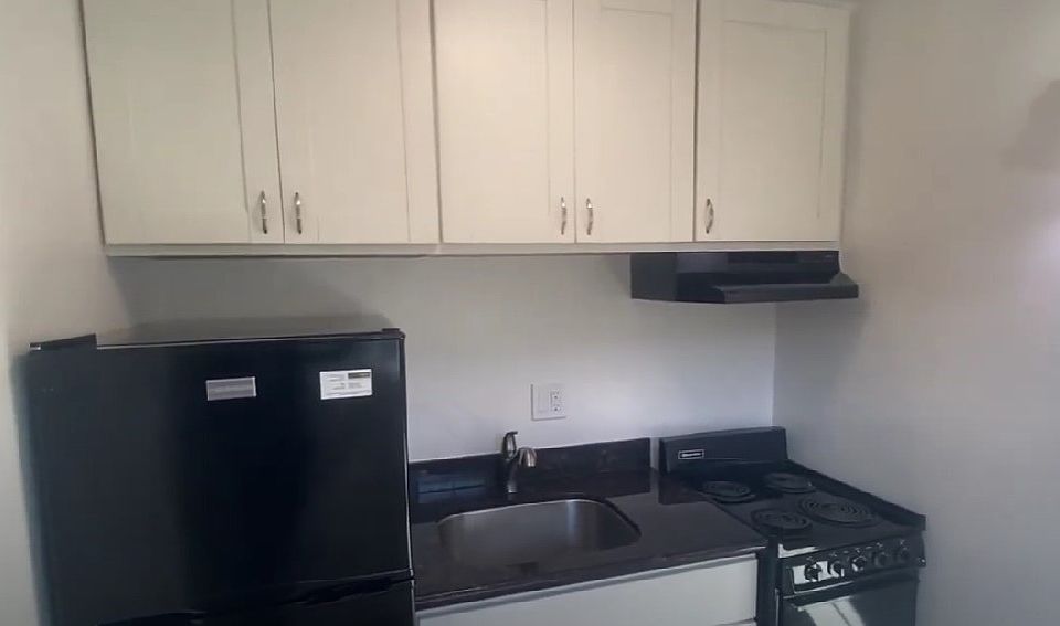 1st image of 1456 Diamond St #2