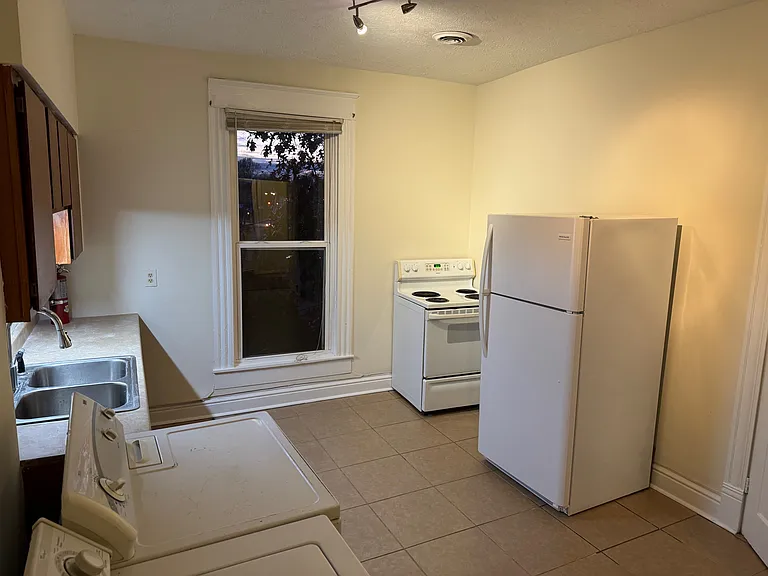 112 Mooreland Ave #4 — Photo 7