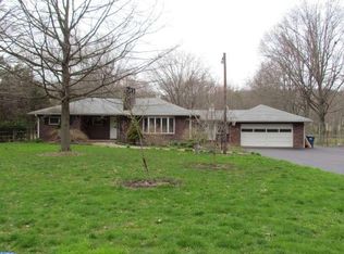 1015 Forrest Rd, Sellersville, PA 18960