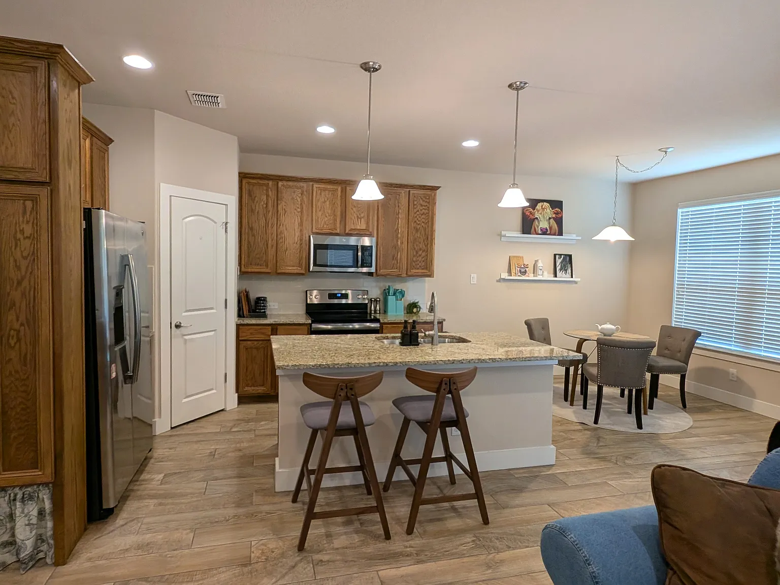 3 bed, 2.5 bath, 1694 sqft, $2,150 — Photo 4