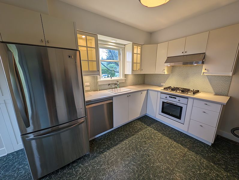 West Vancouver House for rent - 4 Bedrooms — photo 10