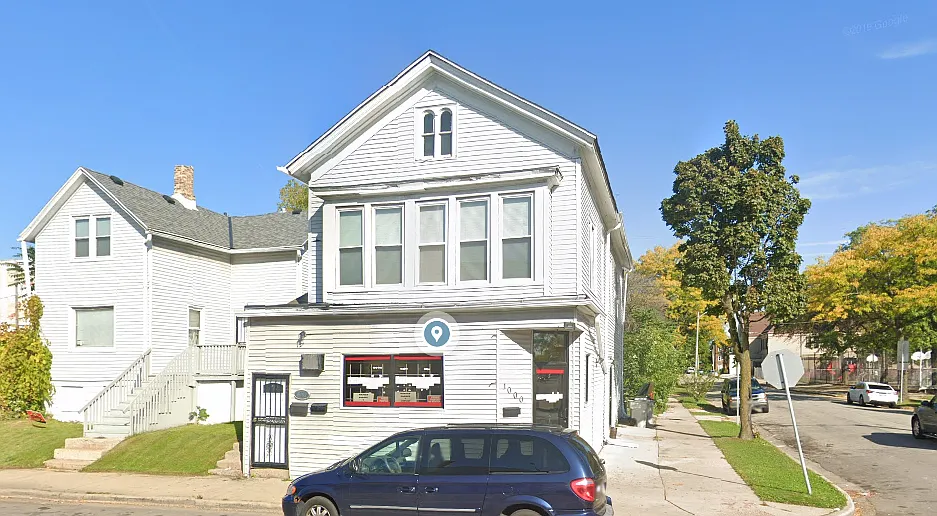 1000-1002 W North Ave #2