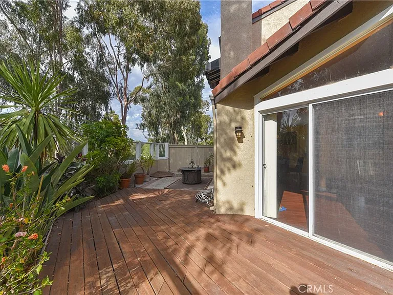145 Stanford Ct #35 — Photo 41