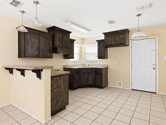 3rd image of 405 E 2nd St #D
