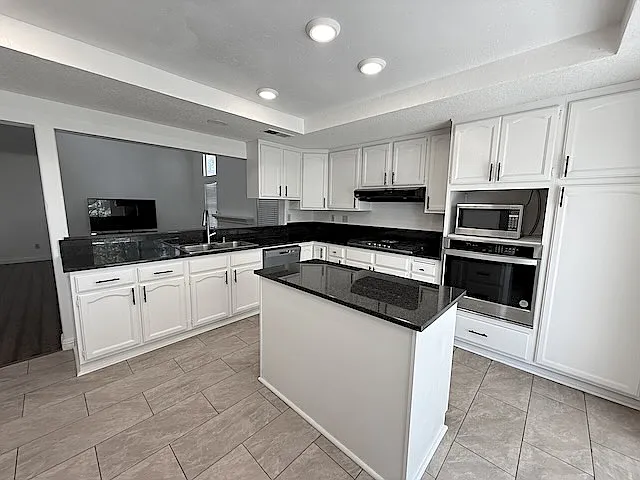2985 Amber Dr — Photo 12