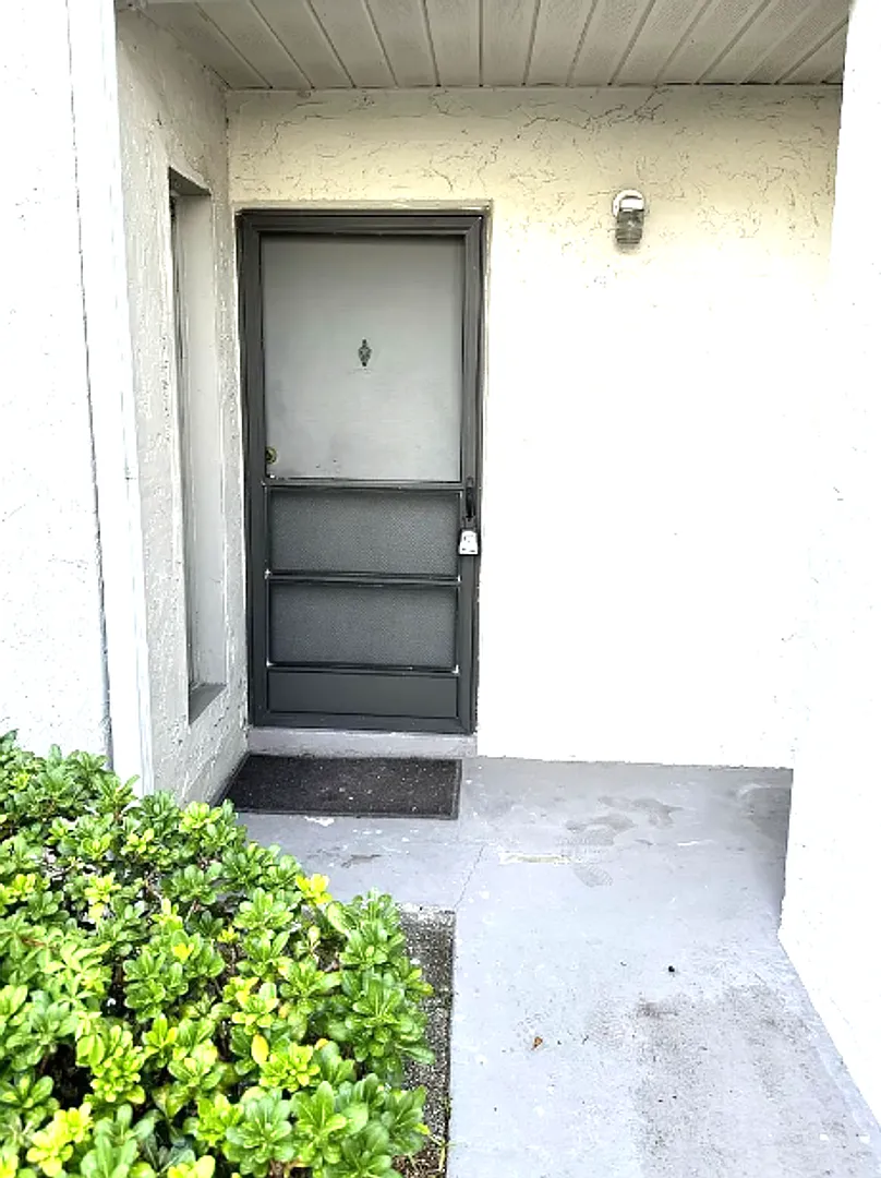 1/1 condo in the heart of Clearwater — Photo 2