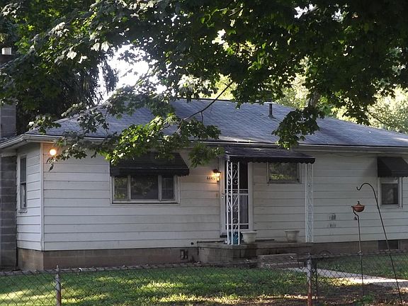 3rd image of 4449 Madeline Dr